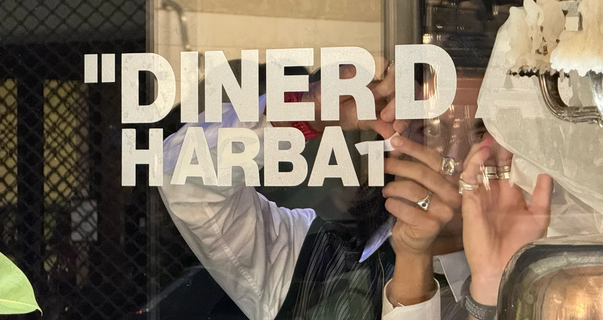 Couverture de l'article du journal : le « Dîner de Harbat », week-end HARBATRUNNINGLAB × ON.